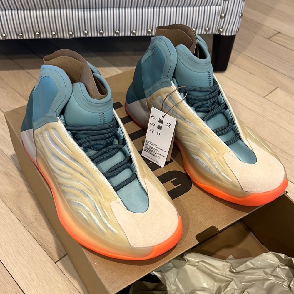 Brand New In Box YZY- YEEZY QNTM BOOST size 7.5